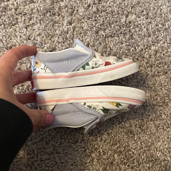 Vans slip on floral shoe for toddler. Size 5. Worn MAYBE 2x. - Picture 4 of 6